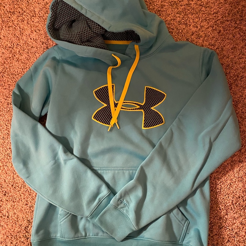 Under Armour Sweatshirt!